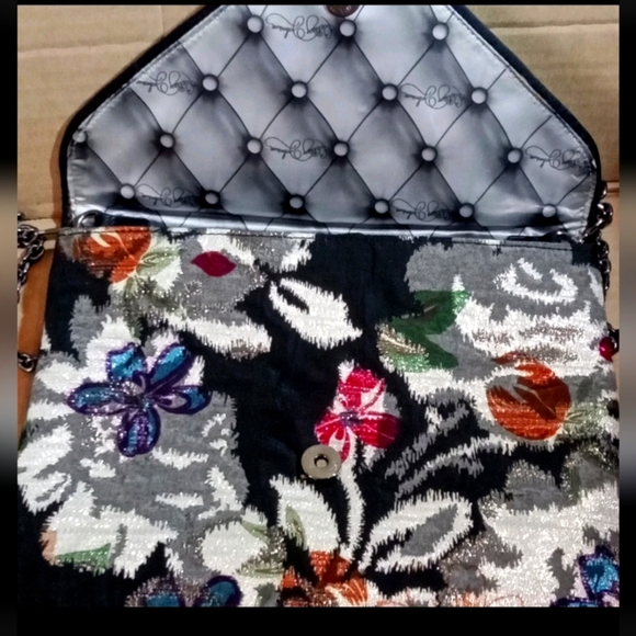 FIRM $$ Like New! Betsey Johnson Floral Embroidered Crosbody Clutch Purse Bag - Picture 4 of 11